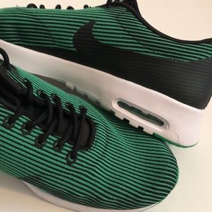 Nike Air Max Thea fits 10.5 in Mens